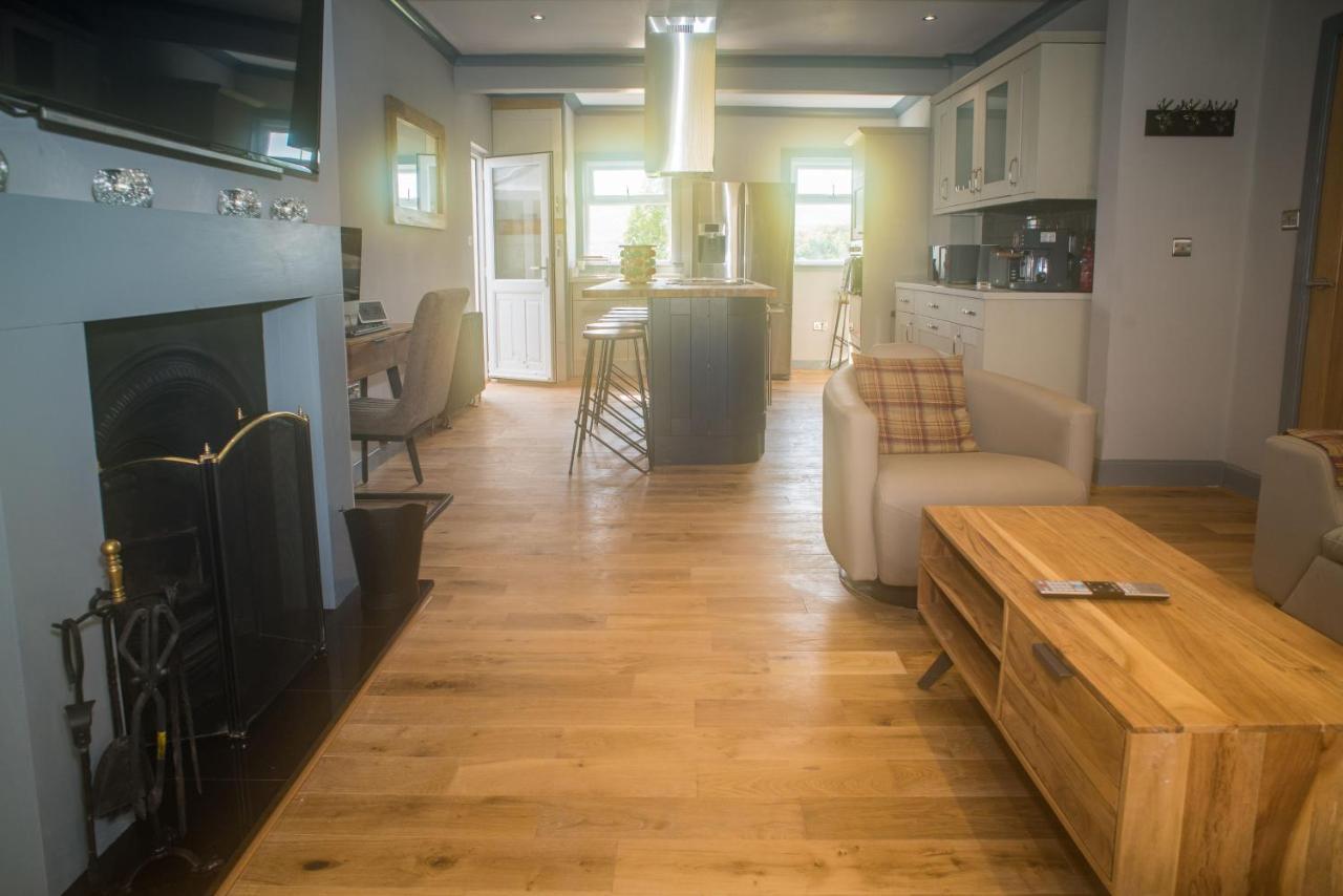 Luxury Super Central Cottage With A Hot Tub/ Gym พอทรี ภายนอก รูปภาพ